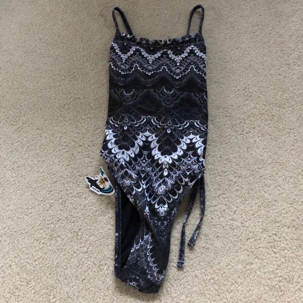 JOLYN Onesie size 30 *BRAND NEW*